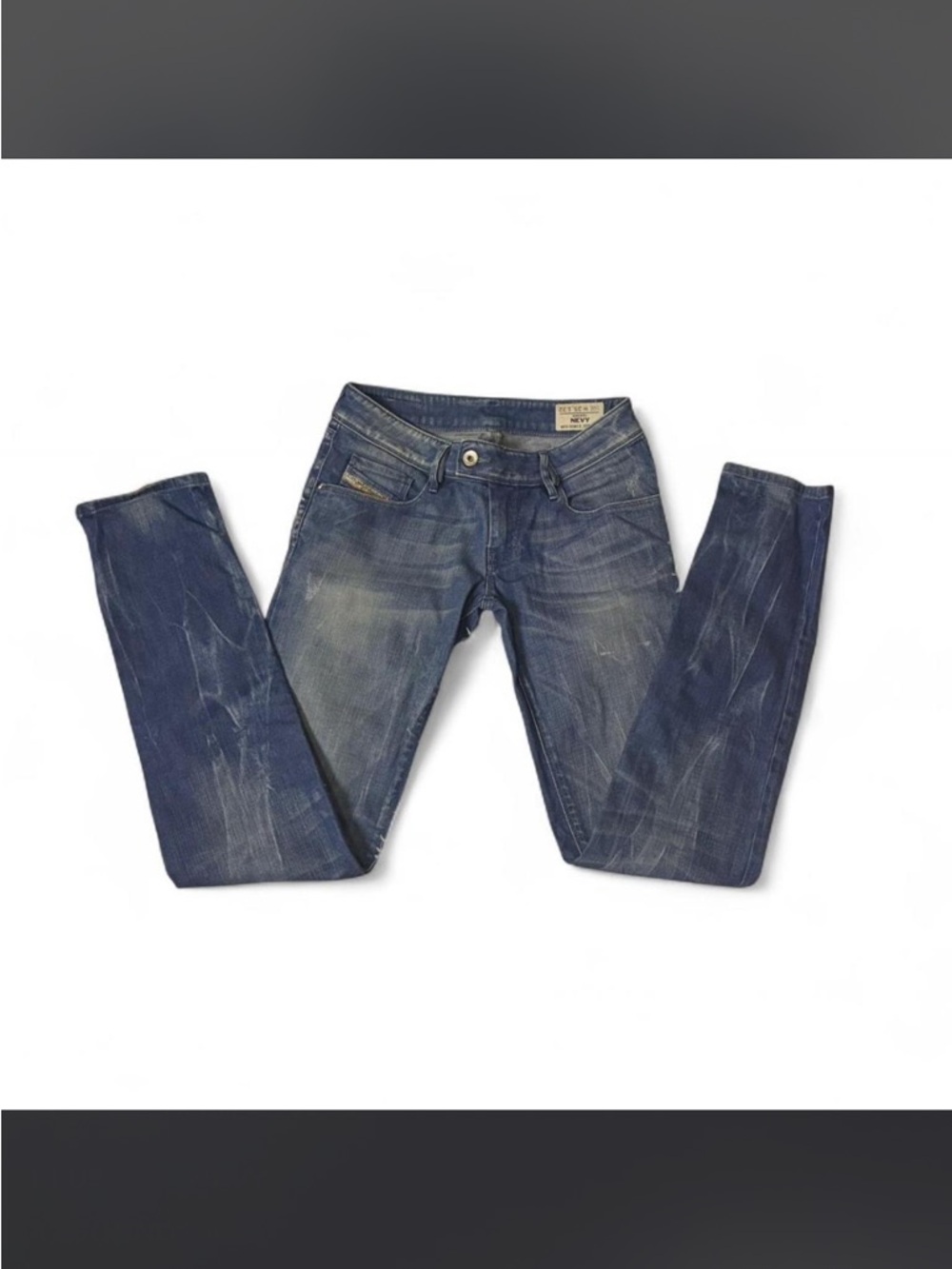 DIESEL- Women's low rise jeans- Size :
W25,L32. Retail is : $200